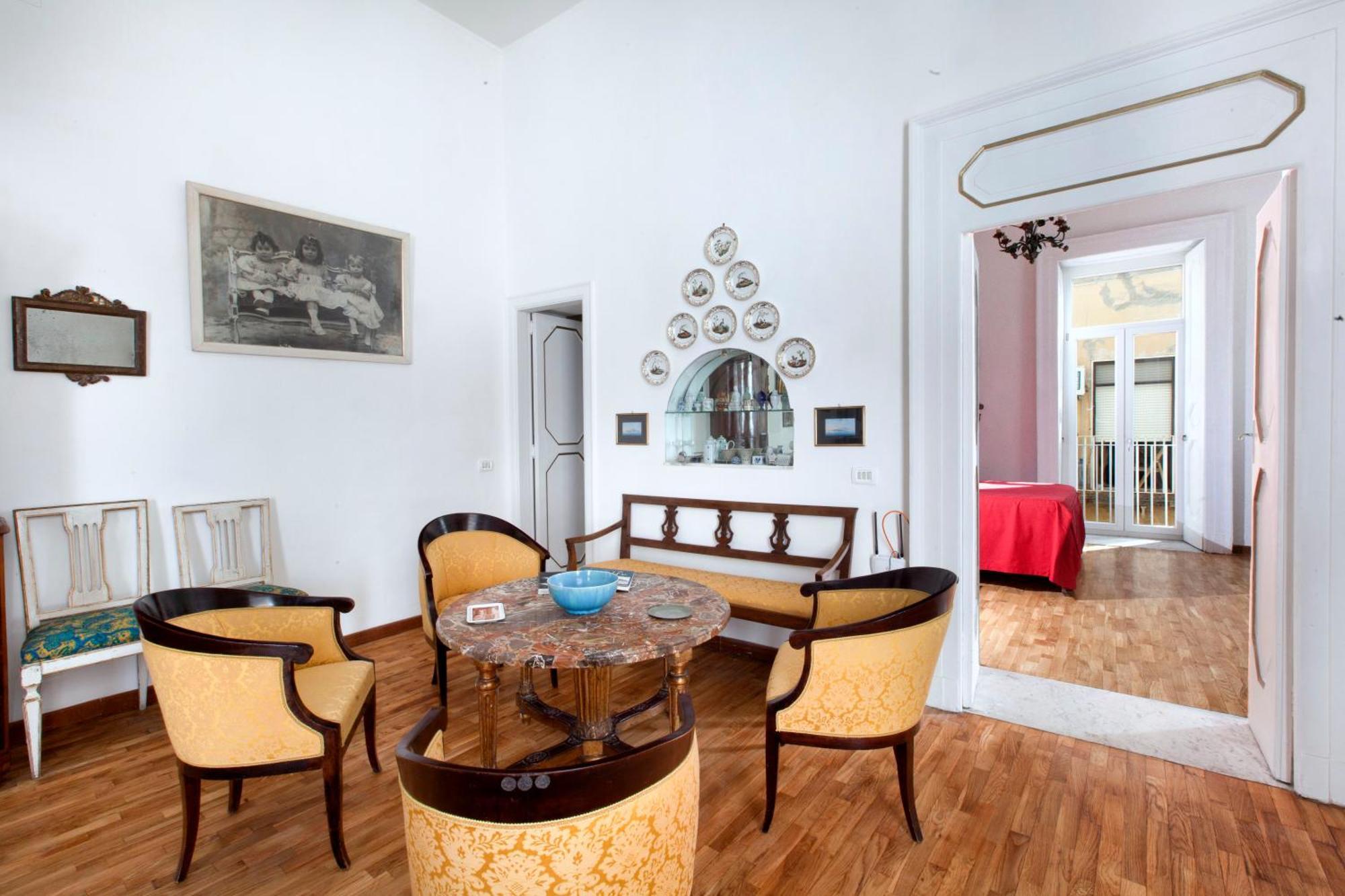 Teresella Suite Неаполь Екстер'єр фото
